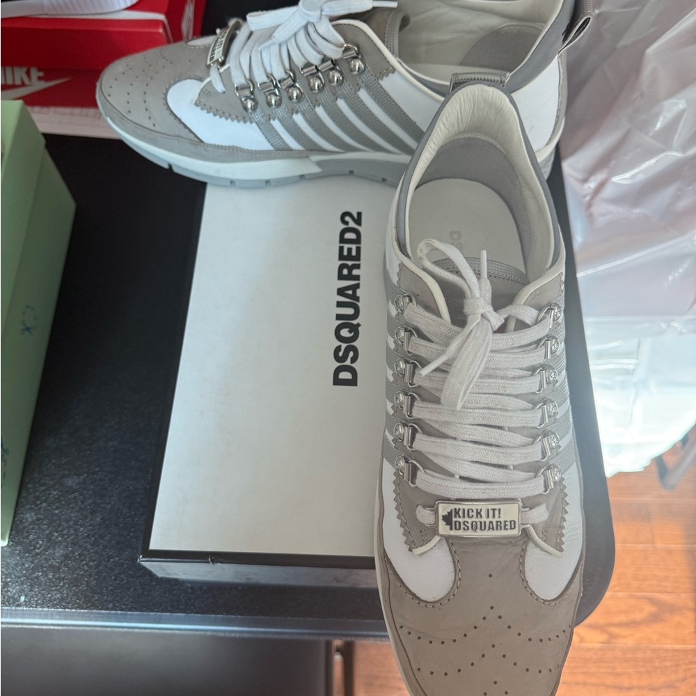 DSQUARED2 Gray and White Sneakers Minimalist Design